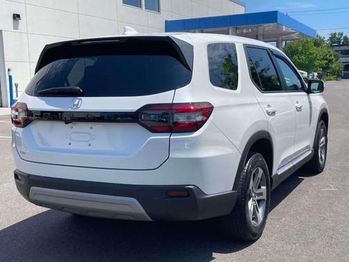 Platinum White 2024 Honda Pilot EX-L