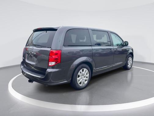 Granite Crystal Clearcoat Metallic 2018 Dodge Grand Caravan SE