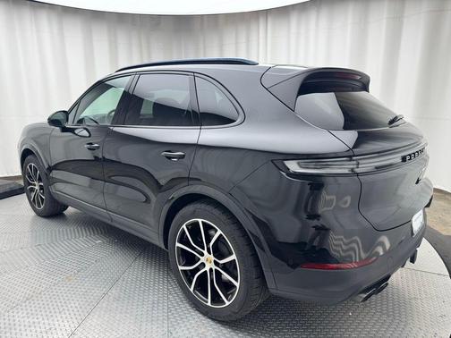 2024 Porsche Cayenne Base
