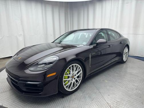 2022 Porsche Panamera E-Hybrid 4