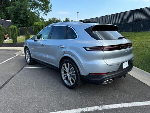 2024 Porsche Cayenne Base