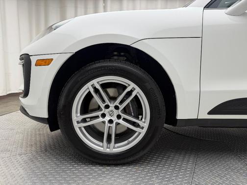 2023 Porsche Macan 