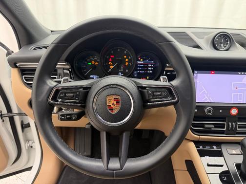 2023 Porsche Macan 