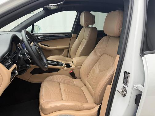 2023 Porsche Macan 