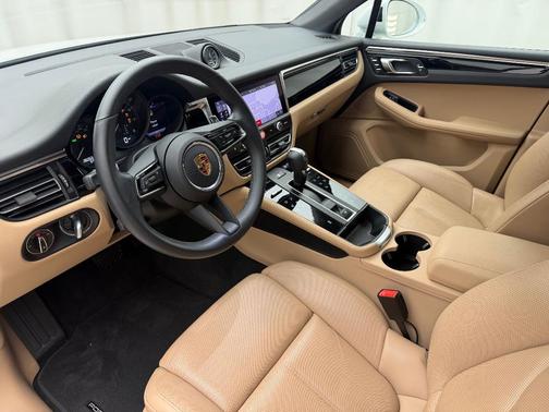 2023 Porsche Macan 