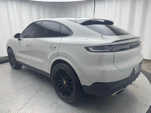 2025 Porsche Cayenne AWD