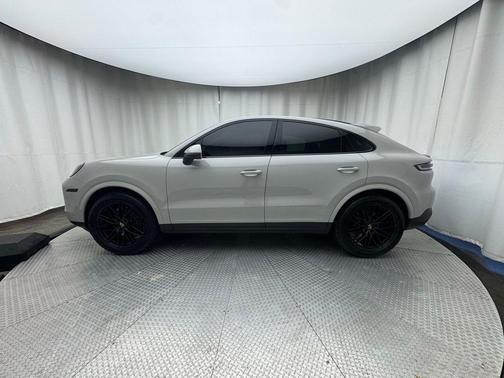 2025 Porsche Cayenne AWD
