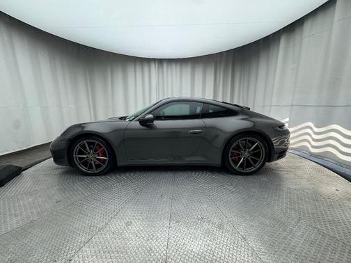 2021 Porsche 911 Carrera