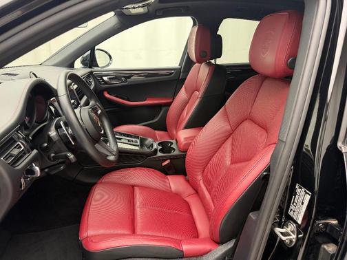 2022 Porsche Macan Base