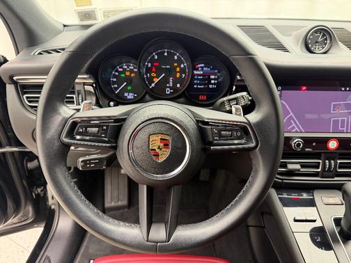 2022 Porsche Macan Base