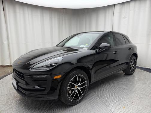 2022 Porsche Macan Base