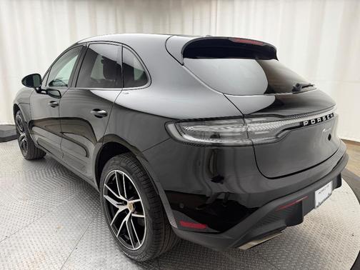 2022 Porsche Macan Base