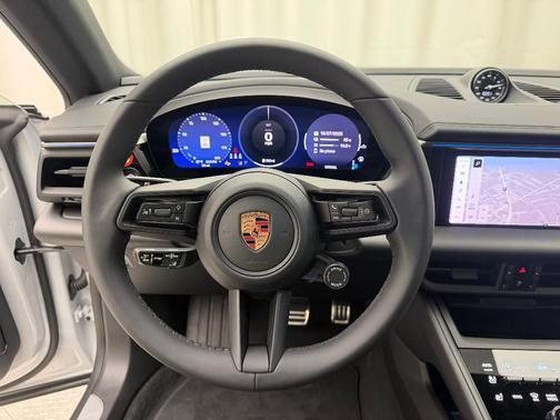 2025 Porsche Macan 4S