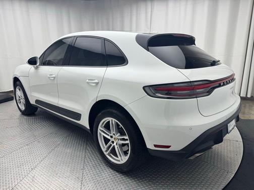 2022 Porsche Macan Base