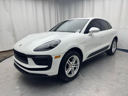 2022 Porsche Macan Base