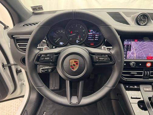 2025 Porsche Macan T