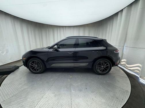 2023 Porsche Macan T