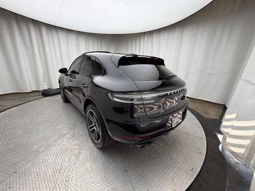 2021 Porsche Macan Turbo