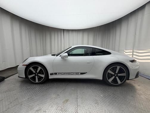 2026 Porsche 911 Carrera