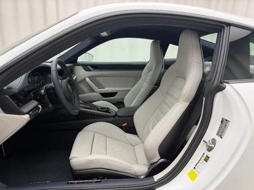 2026 Porsche 911 Carrera