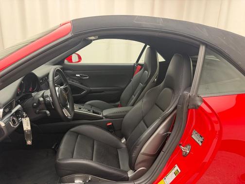 2019 Porsche 911 Carrera