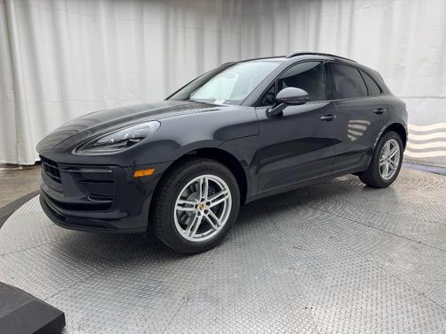 2026 Porsche Macan Base