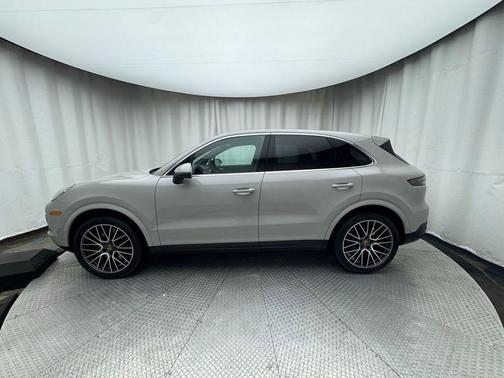 2022 Porsche Cayenne Platinum Edition