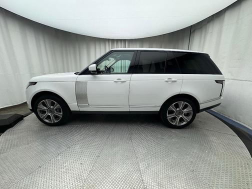 Fuji White 2022 Land Rover Range Rover HSE Westminster
