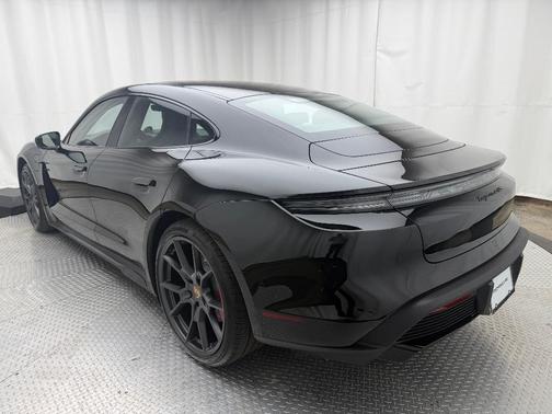 2026 Porsche Taycan GTS