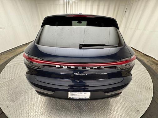 2021 Porsche Macan Base