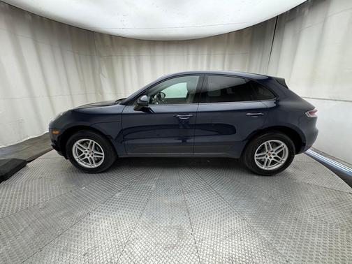 2021 Porsche Macan Base