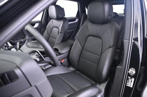 2025 Porsche Cayenne S