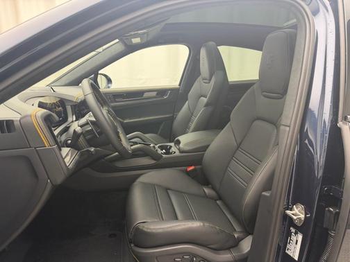 2026 Porsche Cayenne GTS