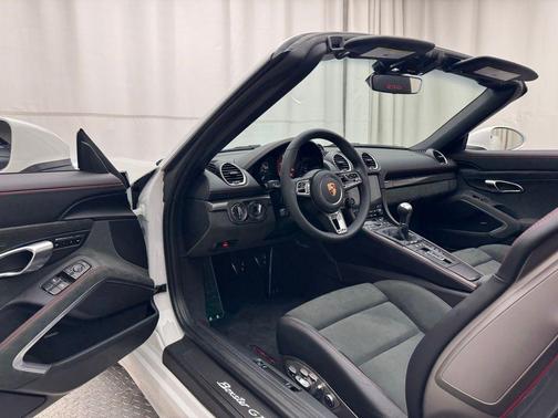 2025 Porsche 718 Boxster GTS 4.0