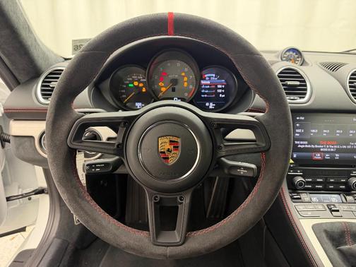 2021 Porsche 718 Cayman GT4