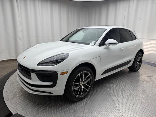 2025 Porsche Macan T