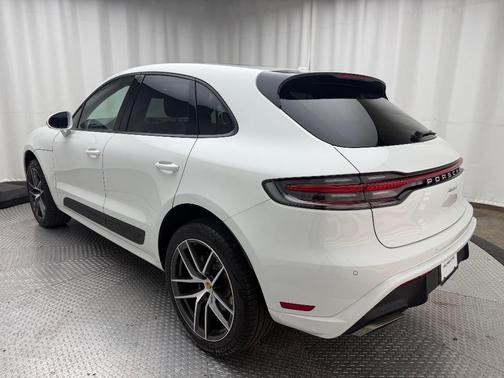 2025 Porsche Macan T