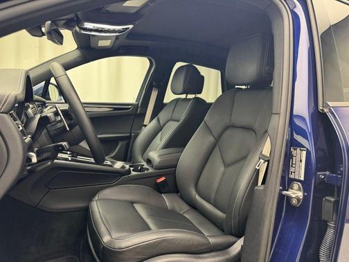 2023 Porsche Macan T