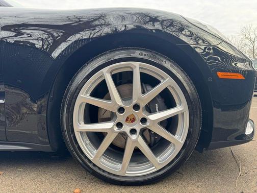 2025 Porsche Panamera Base