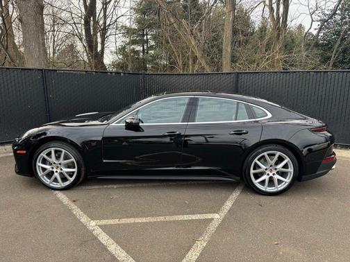 2025 Porsche Panamera Base