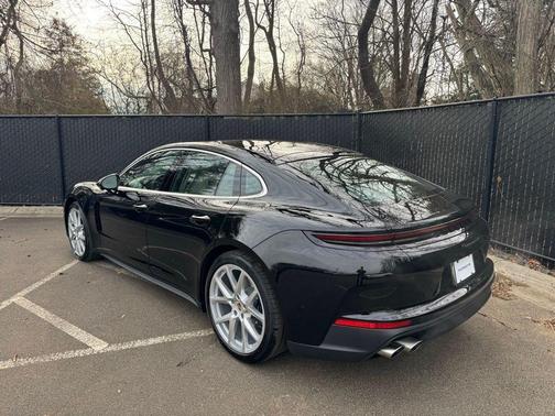 2025 Porsche Panamera Base