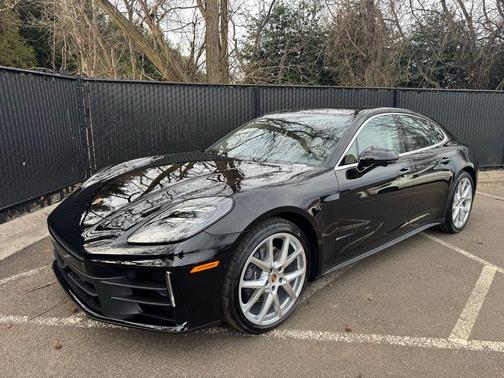 2025 Porsche Panamera Base