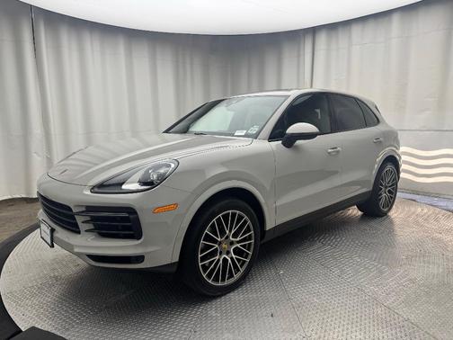 2023 Porsche Cayenne Platinum Edition