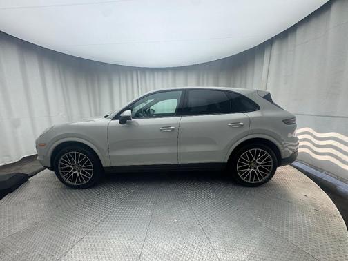 2023 Porsche Cayenne Platinum Edition