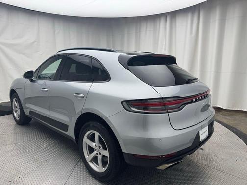 2021 Porsche Macan Base