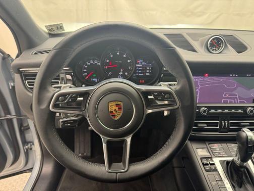 2021 Porsche Macan Base