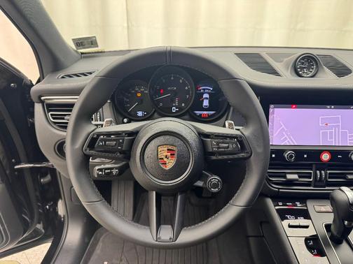 2025 Porsche Macan GTS