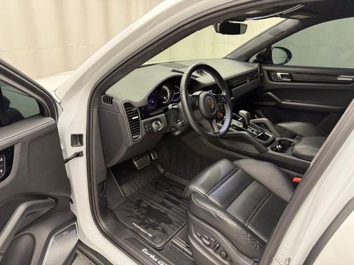 2023 Porsche Cayenne Turbo GT