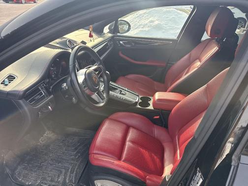 2021 Porsche Macan Base