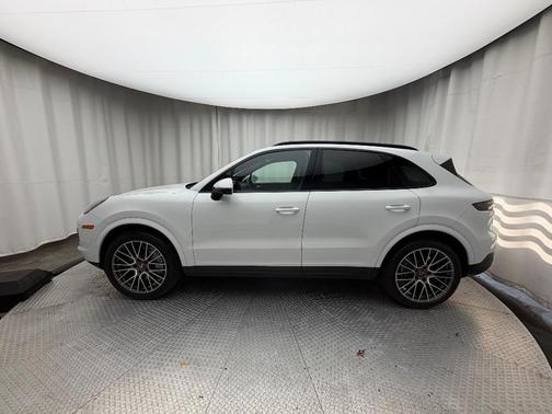 2023 Porsche Cayenne 